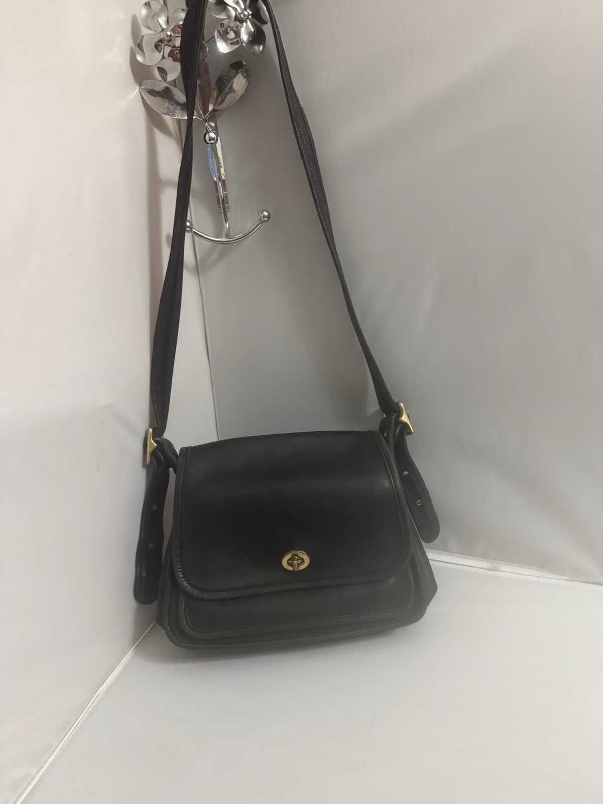 Coach Black Shoulder Bag Gold Hardware Turn Lock Adjustable Strap Buckle Accent