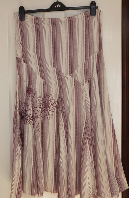 BNWT Evie Linen Mix Skirt Size 12 in Creams & Wine with Embroidery Detail