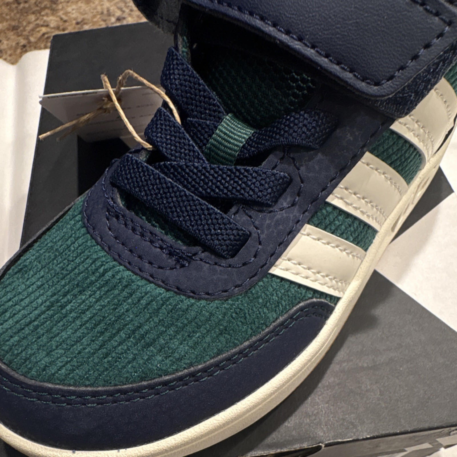 adidas Breakbase C Boys Sneakers Navy Green White Size 11K Cushioned Low Top