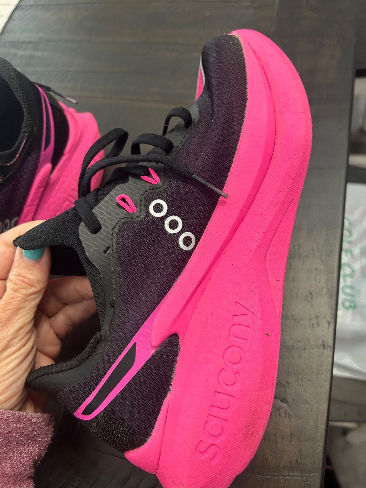Womens Saucony Endorphin Pro 5 Black and Neon Pink size 7.5