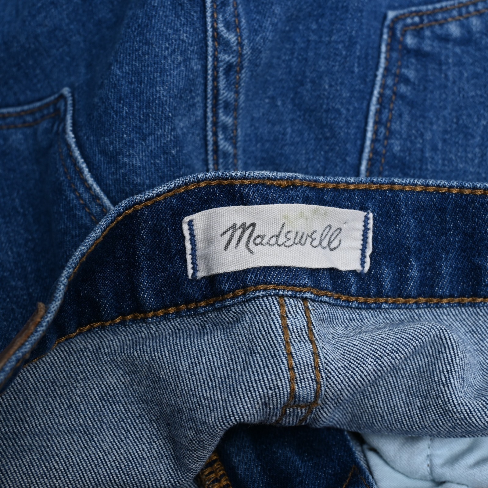 Madewell The High Rise Slim Boyjean Size 27 Medium Wash 98% Cotton & 2% Elastane