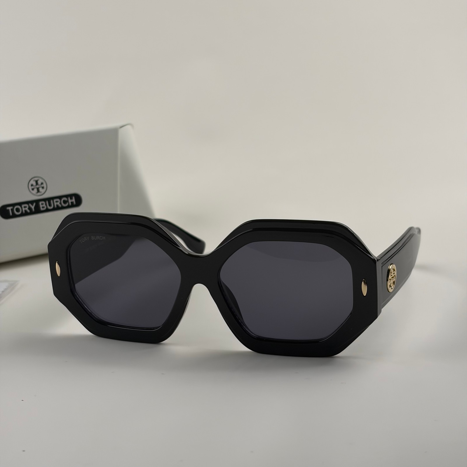 New In Box – Tory Burch Oversized Geometric Sunglasses Black Retro Square 52mm