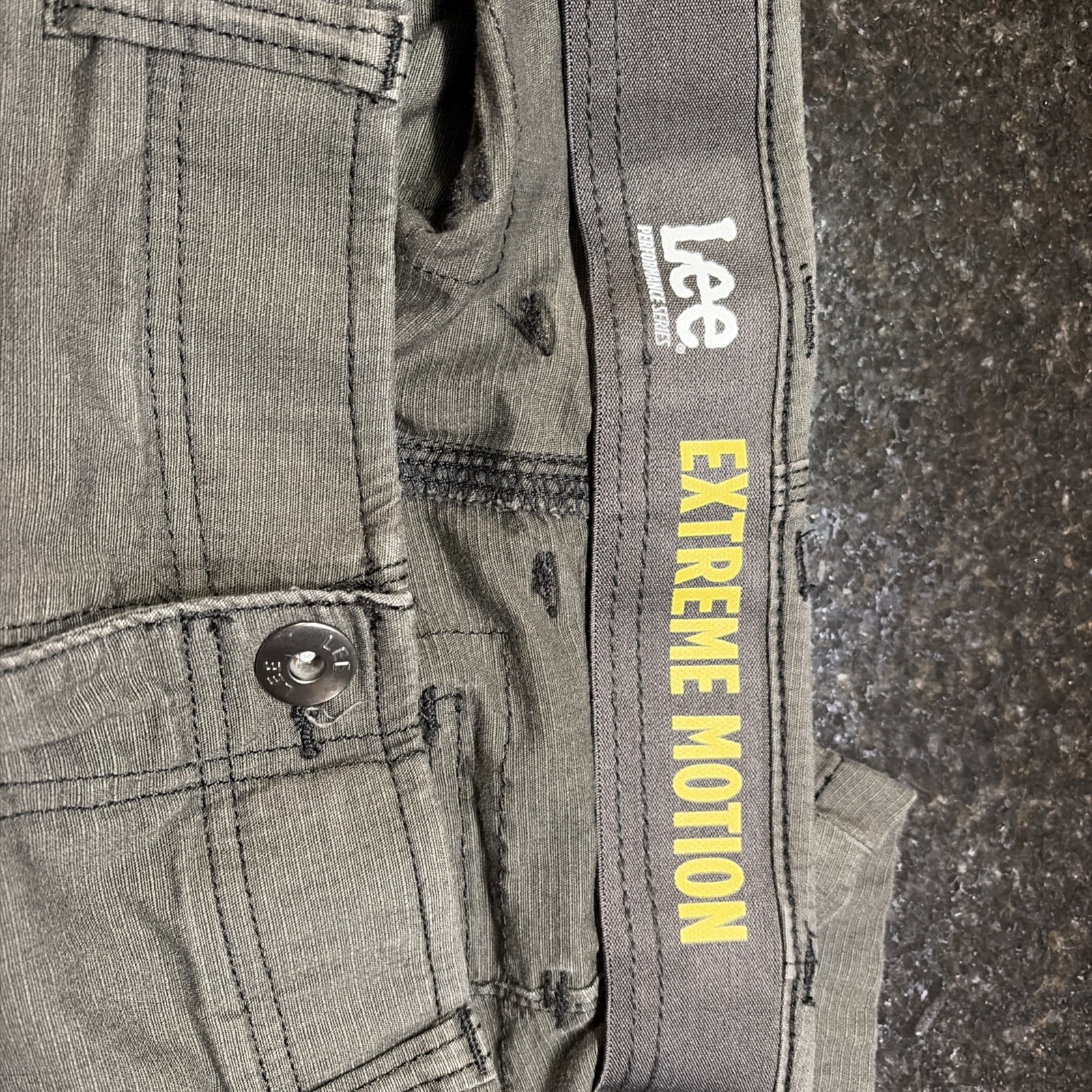 Lee Extreme Motion Mens Cargo Shorts 34 Gray Stretch Utility Pockets 6