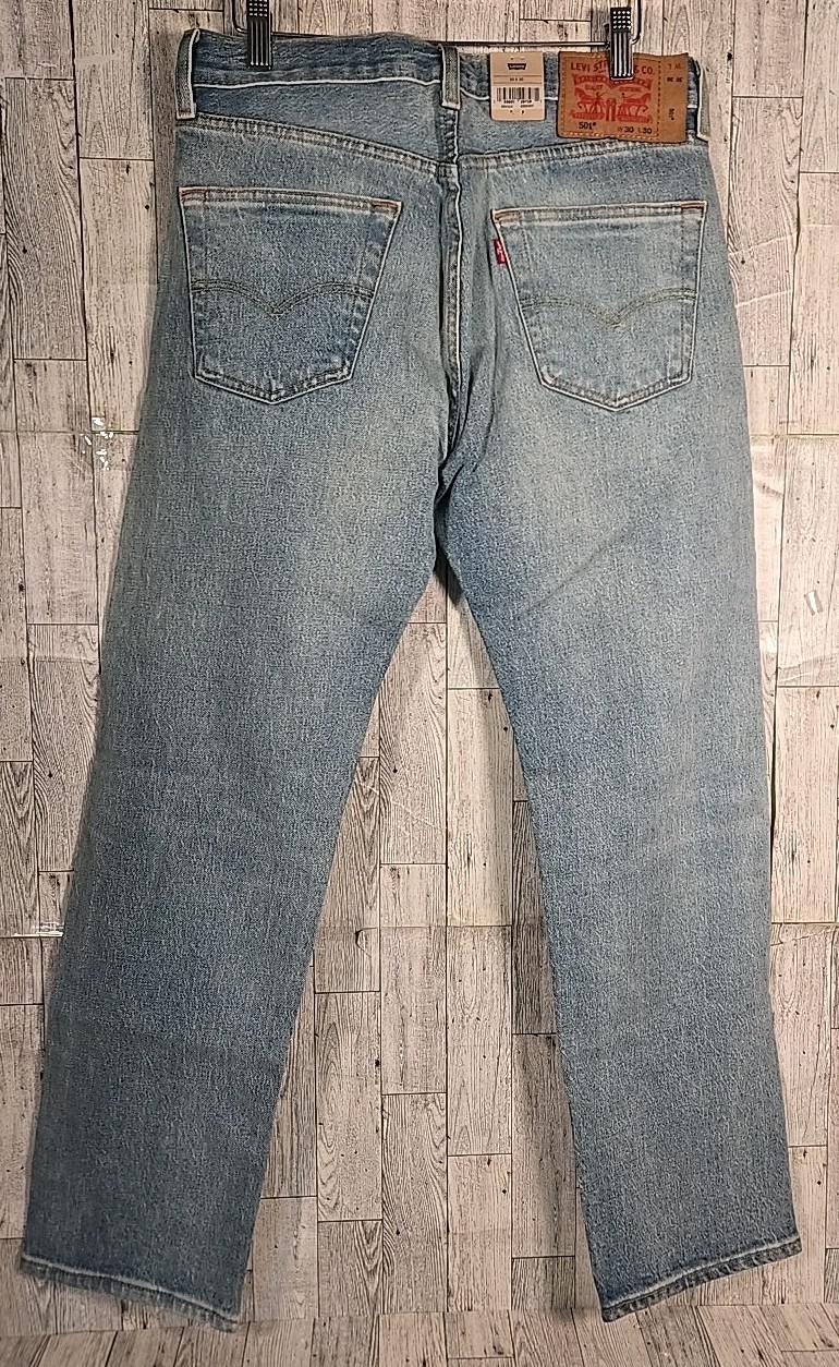 Levi’s 501 Jeans Button Fly 30 32 33 34 36 38 Straight Leg Destructed Knees Mens