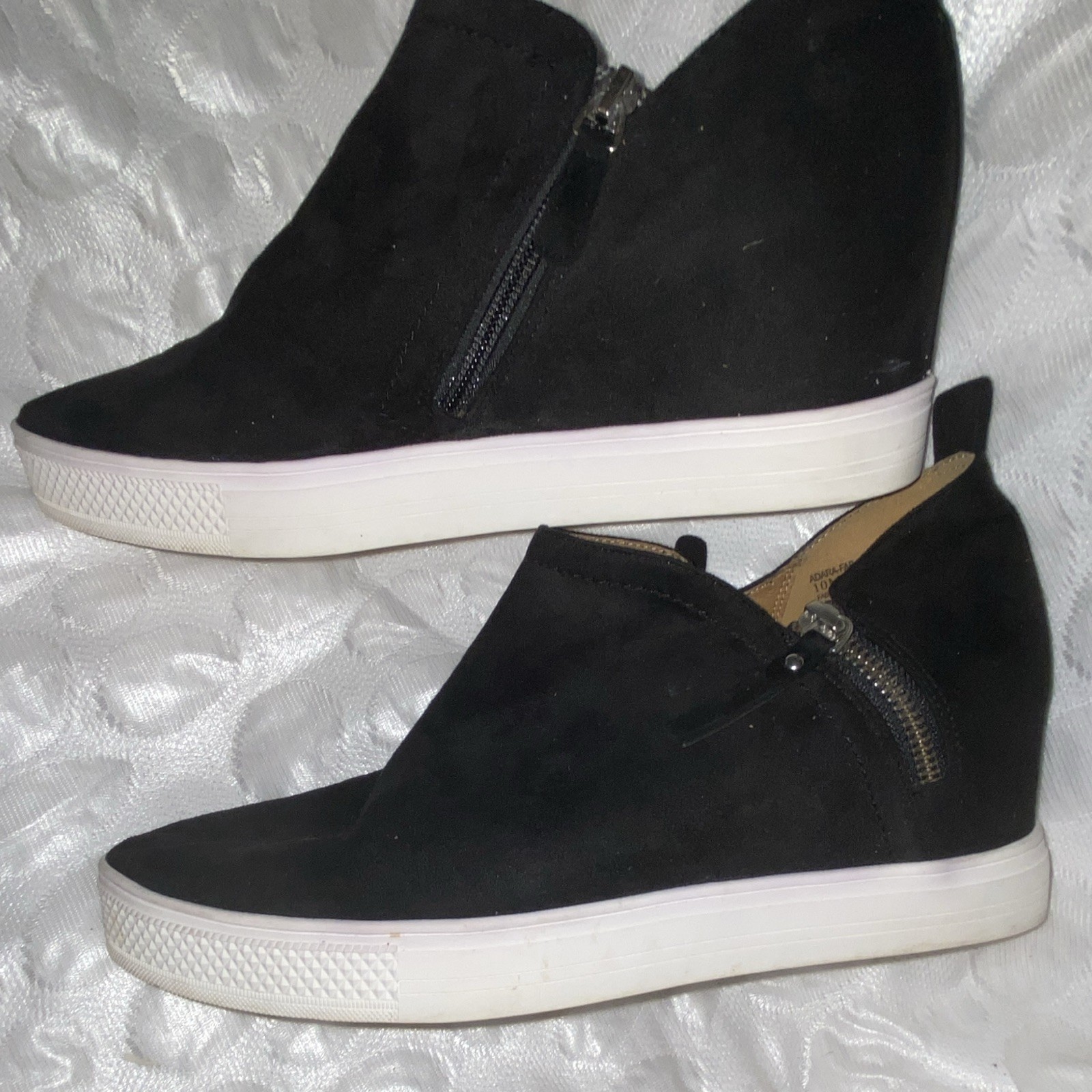 Susina Women’s Ankle Platform Boot- Sneaker Black/White Suede 2-Side Zip US 10M