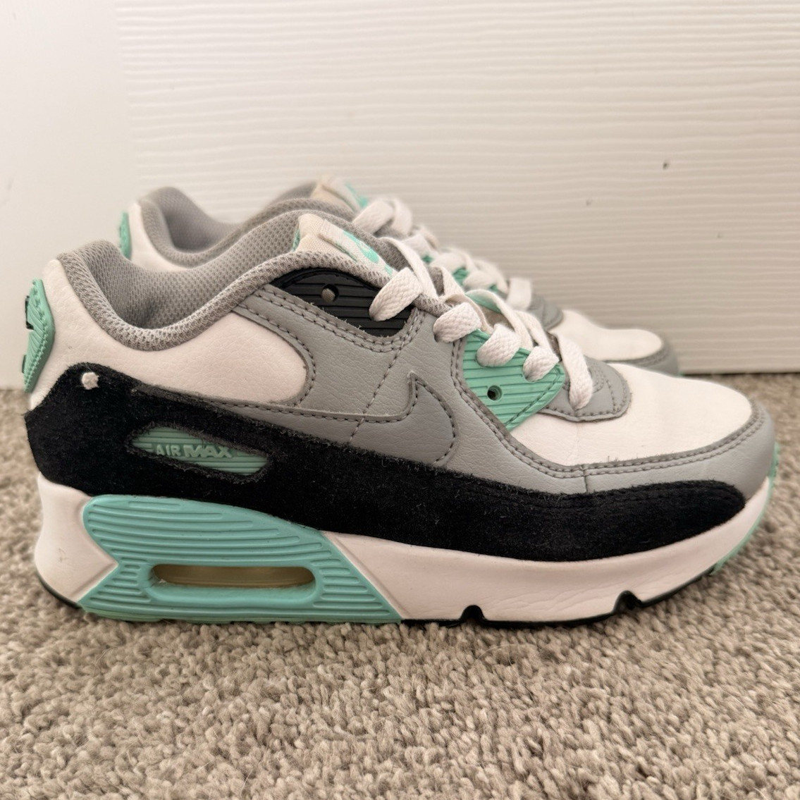 Nike Air Max 90 Sneaker White Gray Mint Green Lace Up Size 2Y