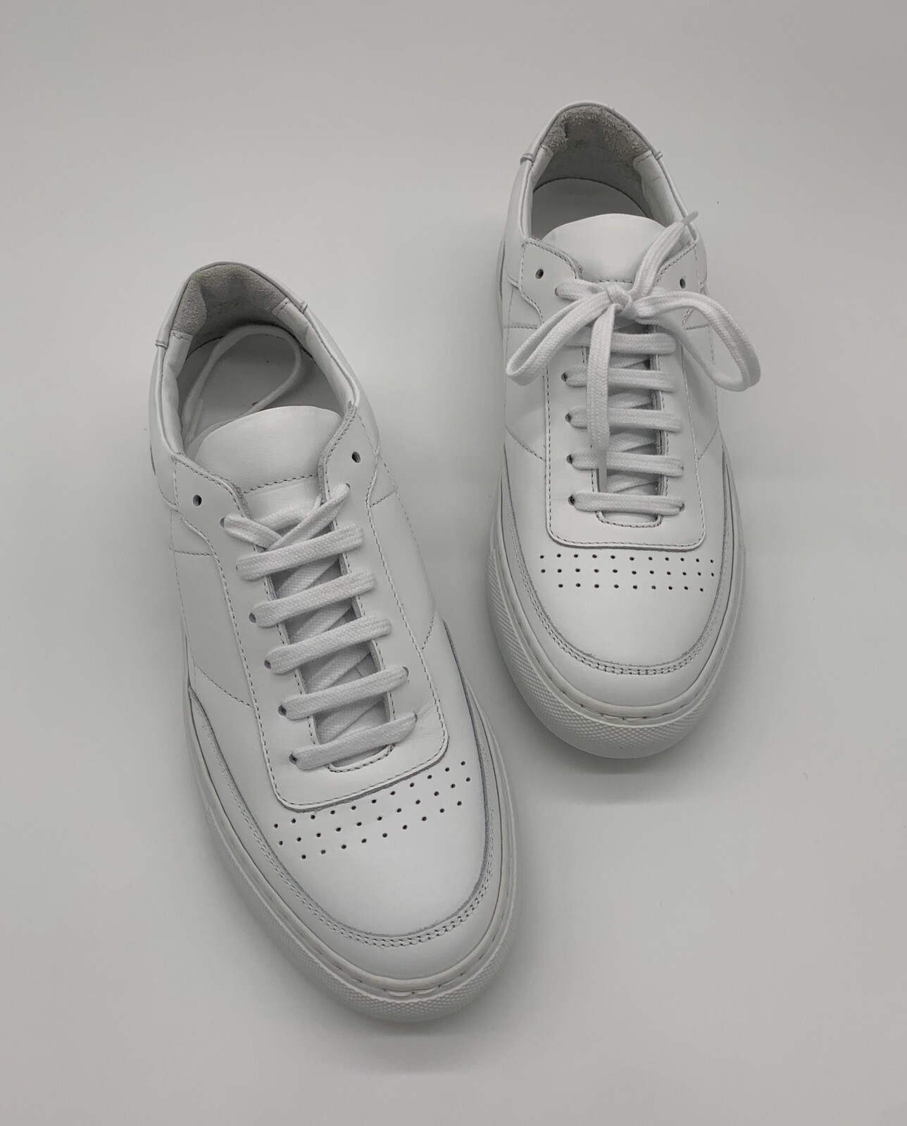 COMMON PROJECTS Women’s Resort Low-Top Classic Sneaker (NWT)