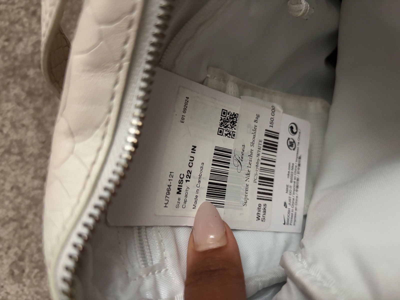 Supreme x Nike Leather Shoulder Bag White SS25