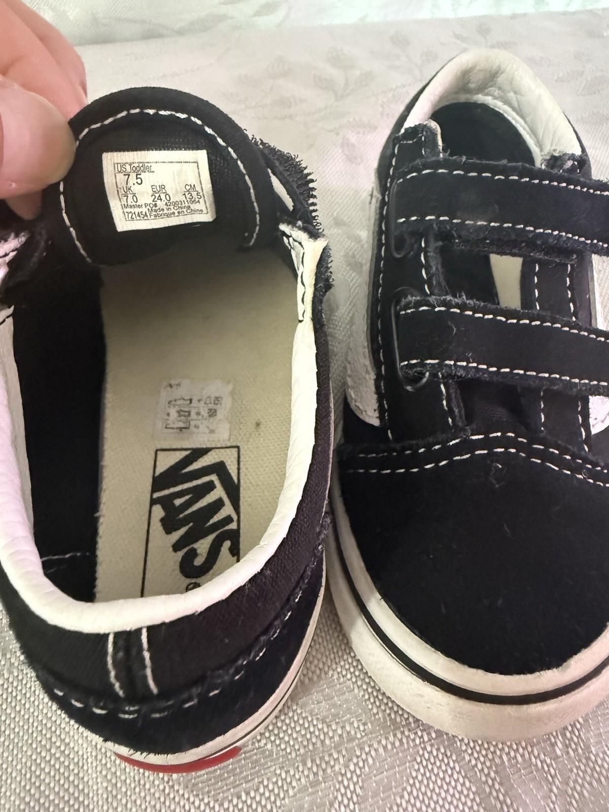 VANS Classic Black/White Suede Hook & Loop Low Top Sneaker Toddler US 7.5