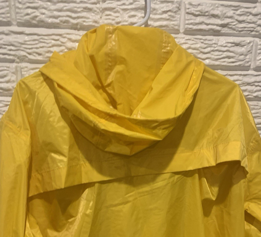 Yellow “Blue Mountain” Adult Unisex PVC & Polyester Raincoat Size M *New w/Flaws