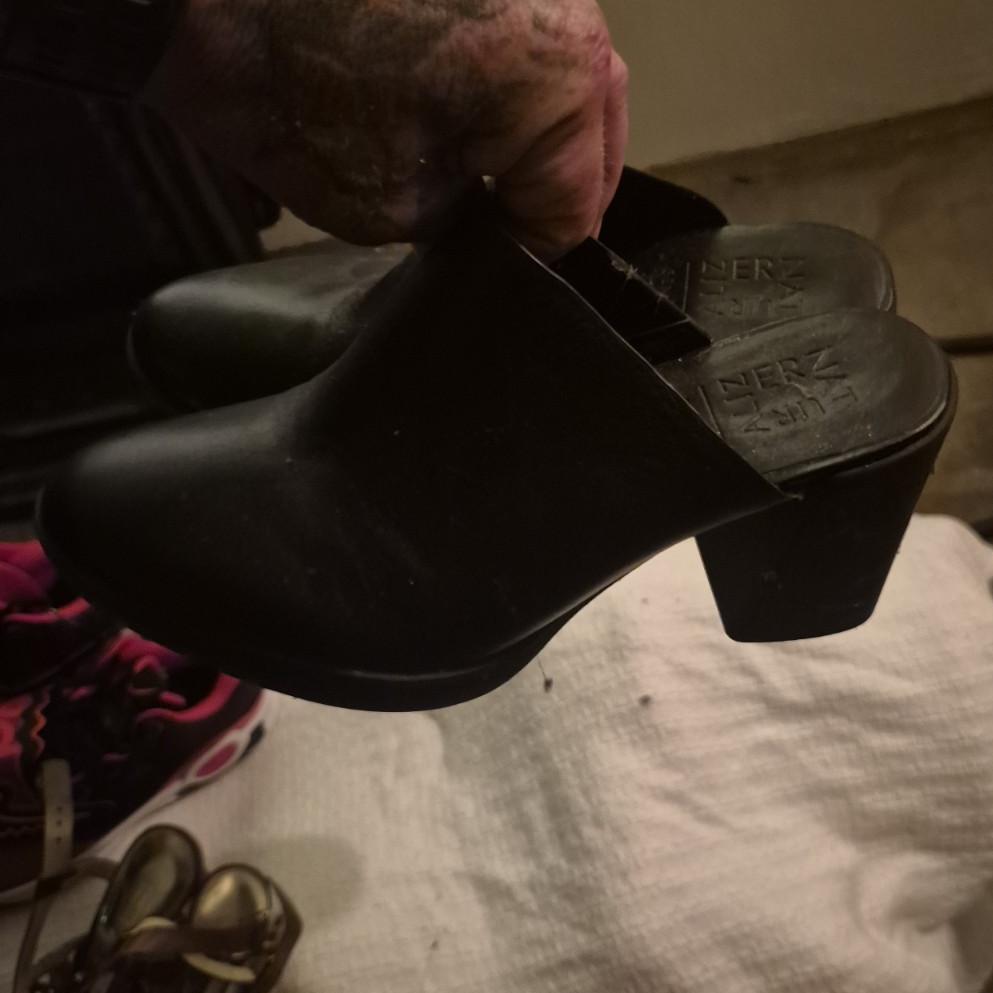EILEEN FISHER Black Leather Slip-On Mule Block Heel Round Toe Women’s 6