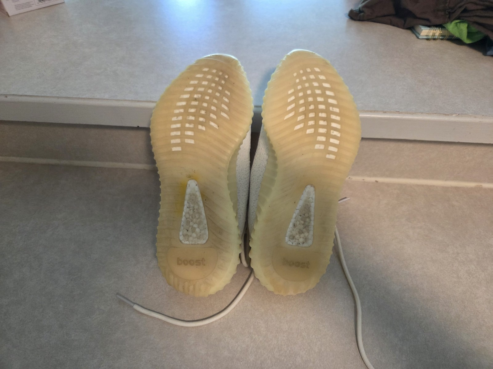 Adidas Yeezy Boost 350 v2 Cream Triple White No Insoles