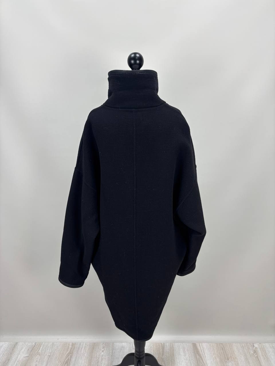 Womens coat Urban Zen Size S/M Color Black Duties Paid (USA)