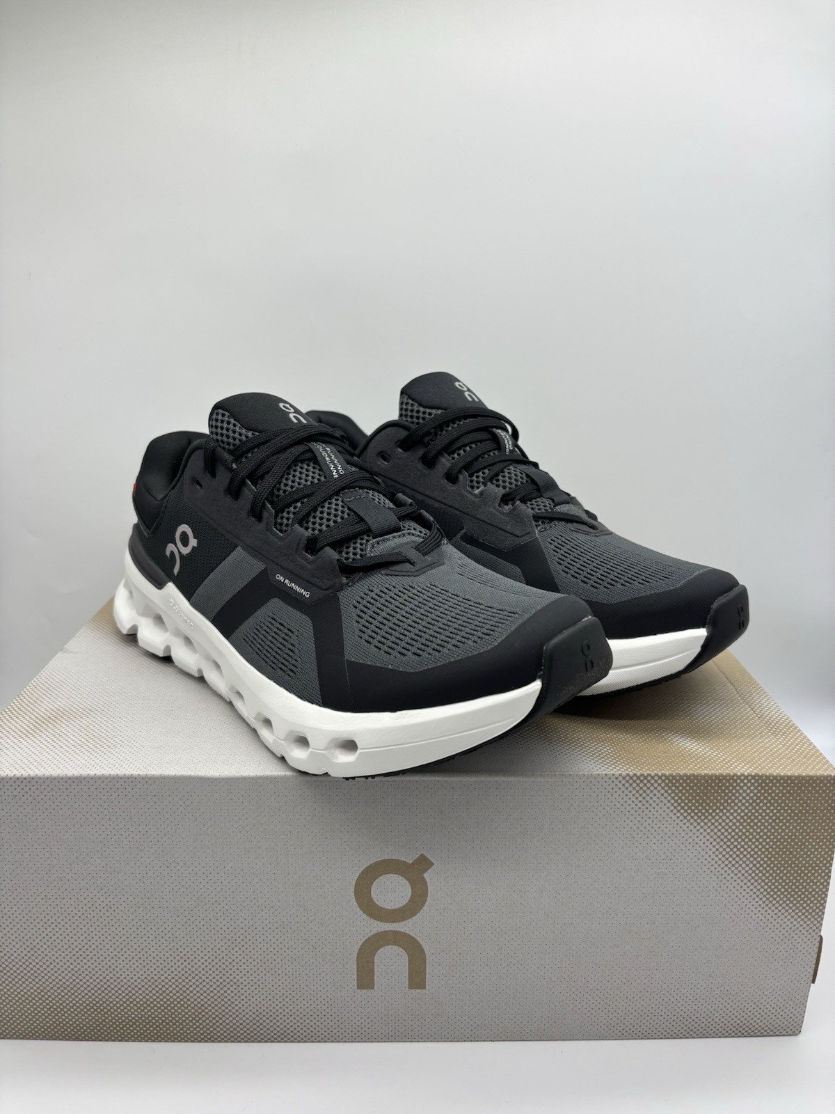 On Cloud Runner 2 Men’s Size 10