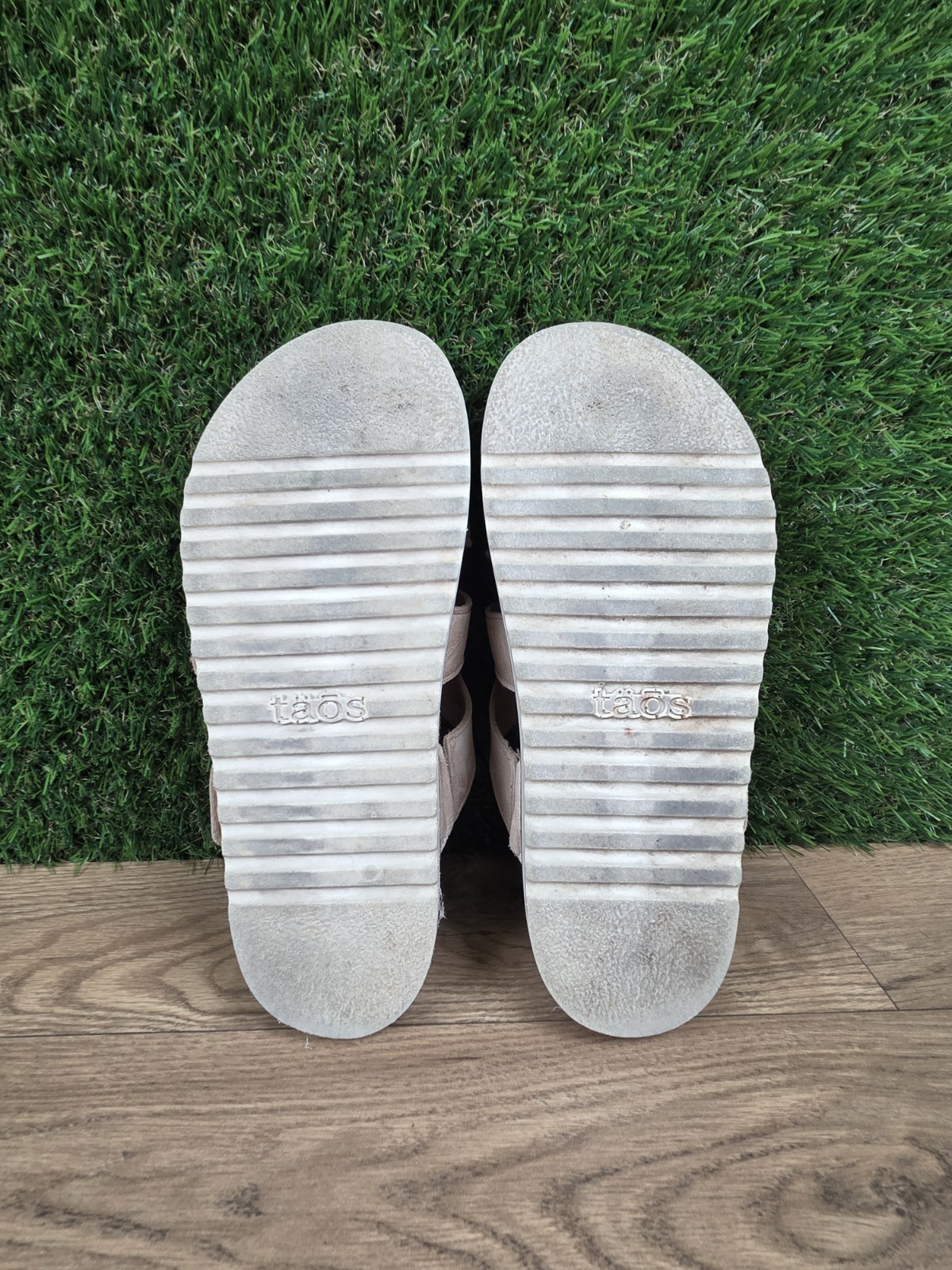 Taos Footwear Magnificient Womens Sandals Stone Beige Size 6-6.5