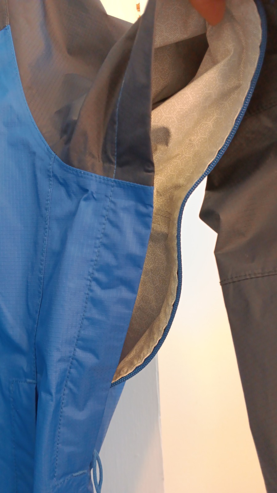 Mens The North Face Two Block Rain Jacket Hyvent 2.5L Size XL Blue & Navy