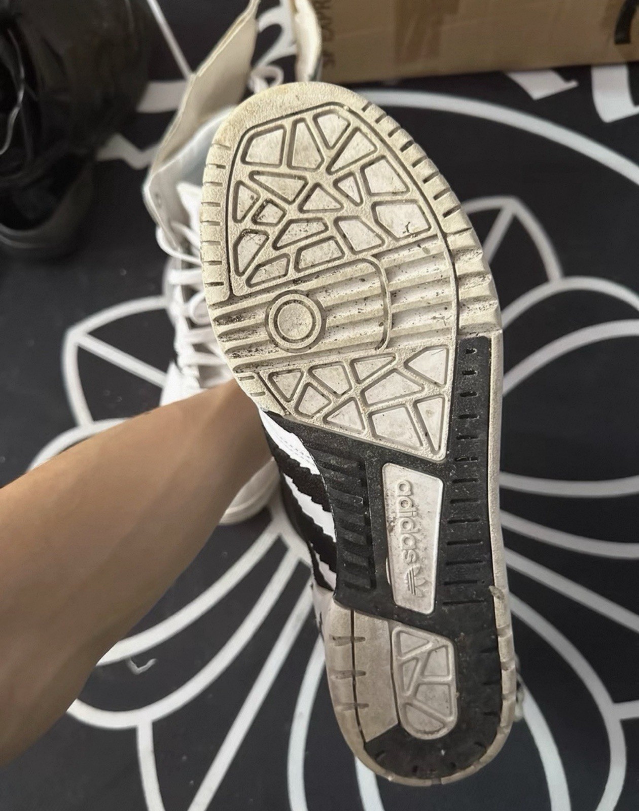 Size 8,5 – Adidas JS Wings 2.0 Pixel White