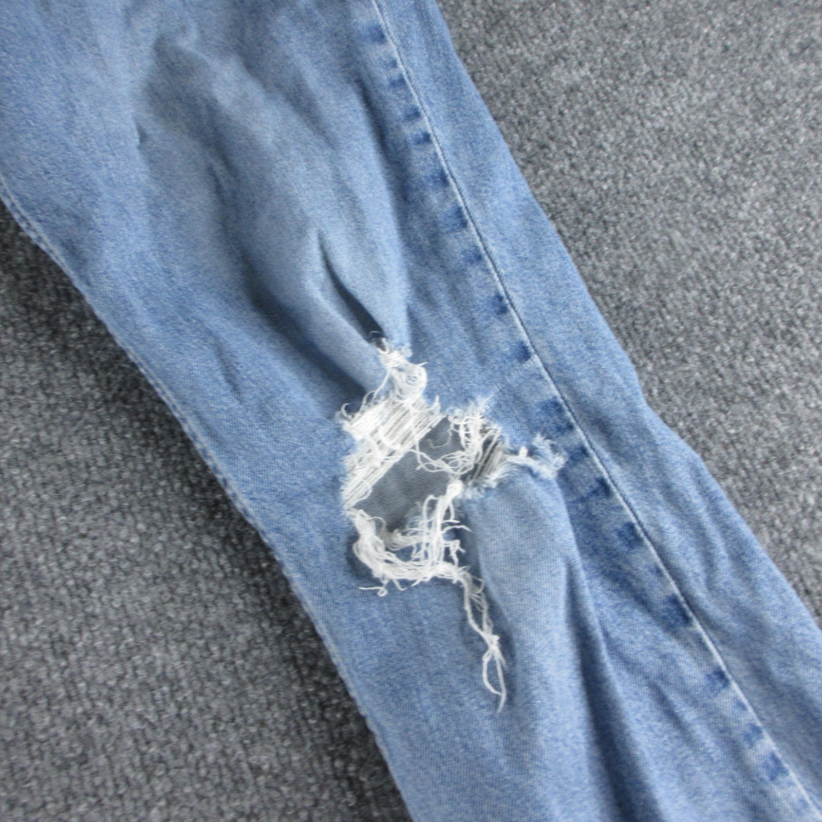 Levis 511 Jeans Mens 32×30 Blue Slim Straight Light Wash Distressed Denim