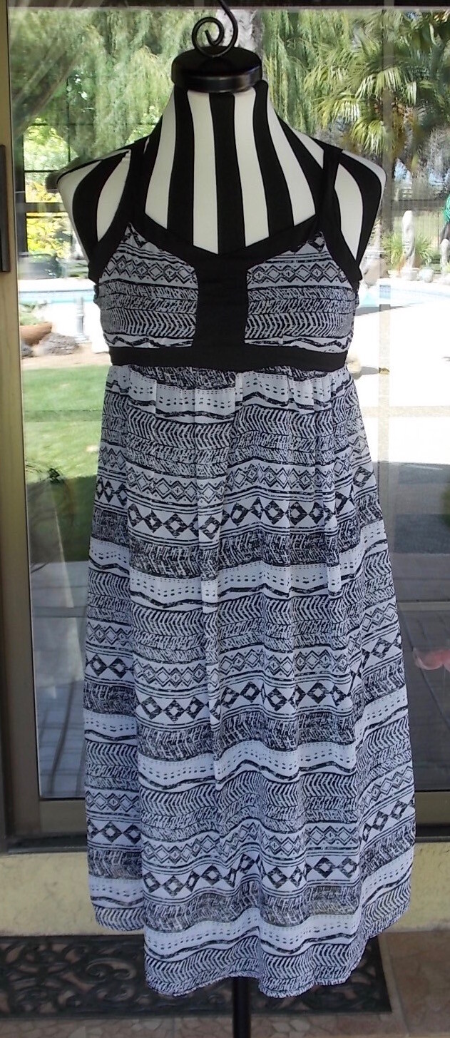 Empire Waist Hi Low Hemline Black & White Summer Dress Sz. XL Girls