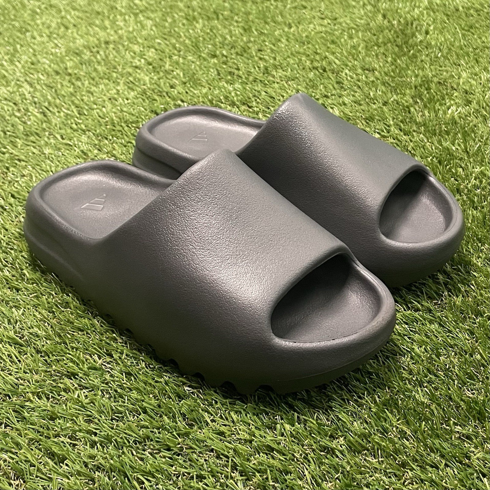 Size 5 – Adidas Yeezy Slide Slate Gray