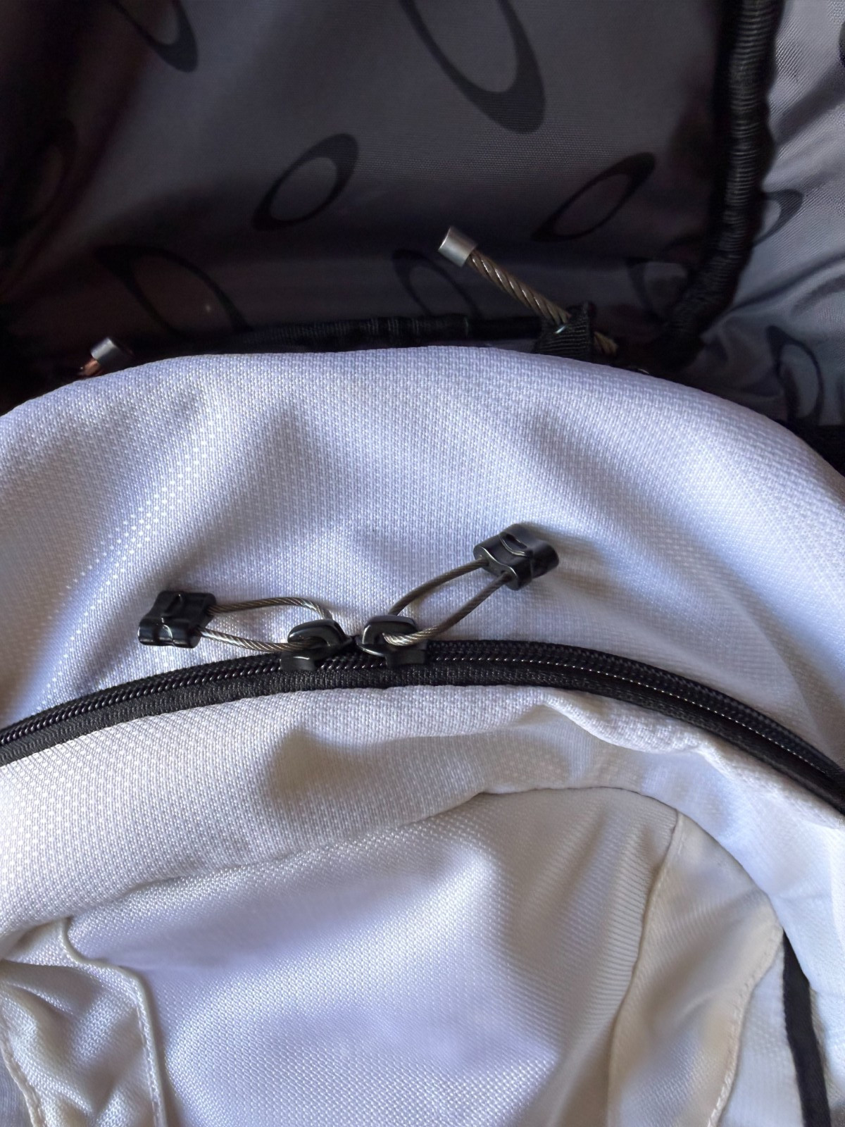OG **RARE** Oakley Sunglasses White Kitchen Sink Backpack Excellent Condition
