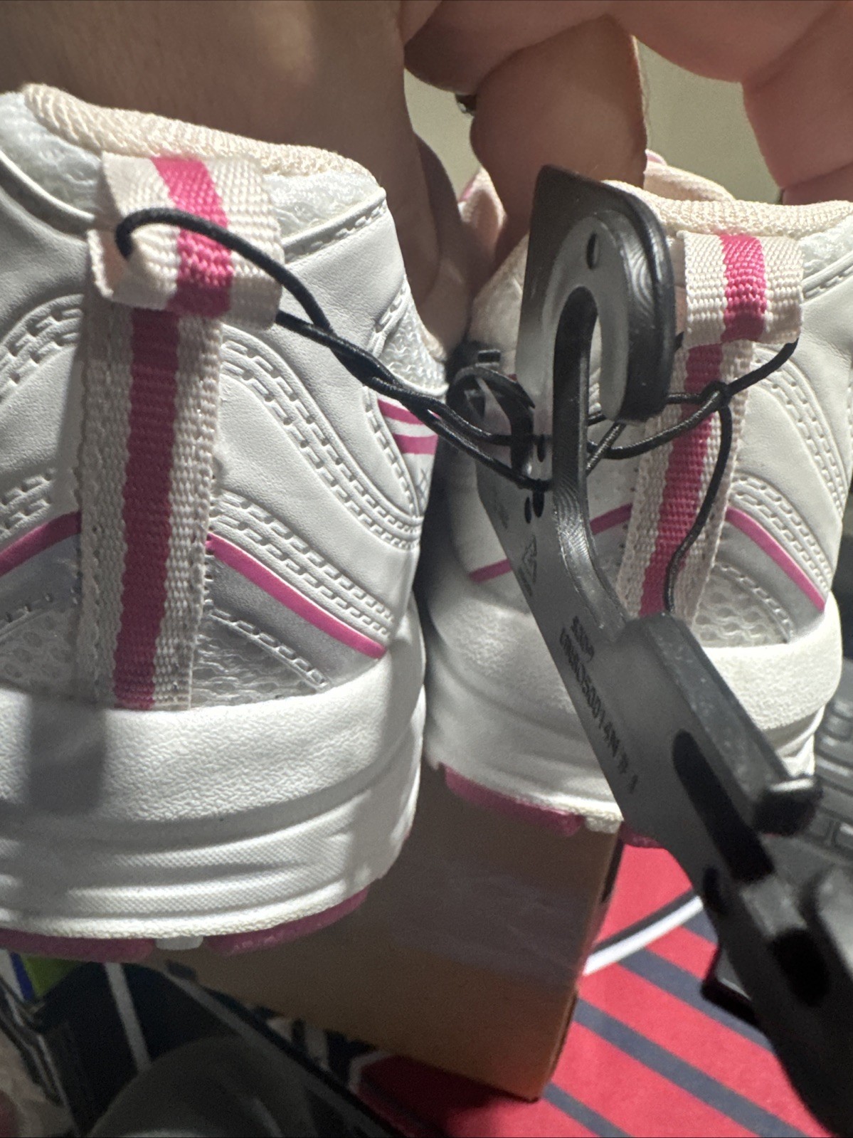 Avia Women’s 5000 Performance Shoes Pink White Size 6 Sneakers Elastic Laces NWT