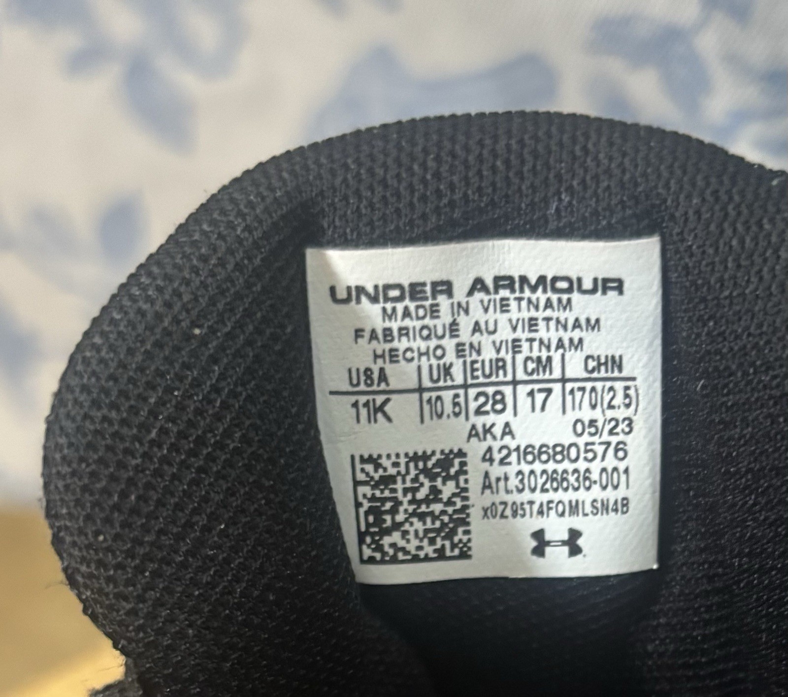 Under Armour Assert 10 Kids Sneaker 11K EU28 Black/Gold/White Mesh Low Top