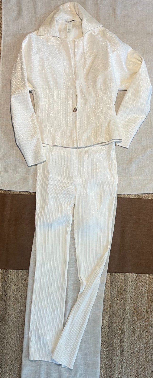 VTG Gianni Versace Couture 90s White Silver 2 Pc Silk Suit IT 40 XS Greek Key