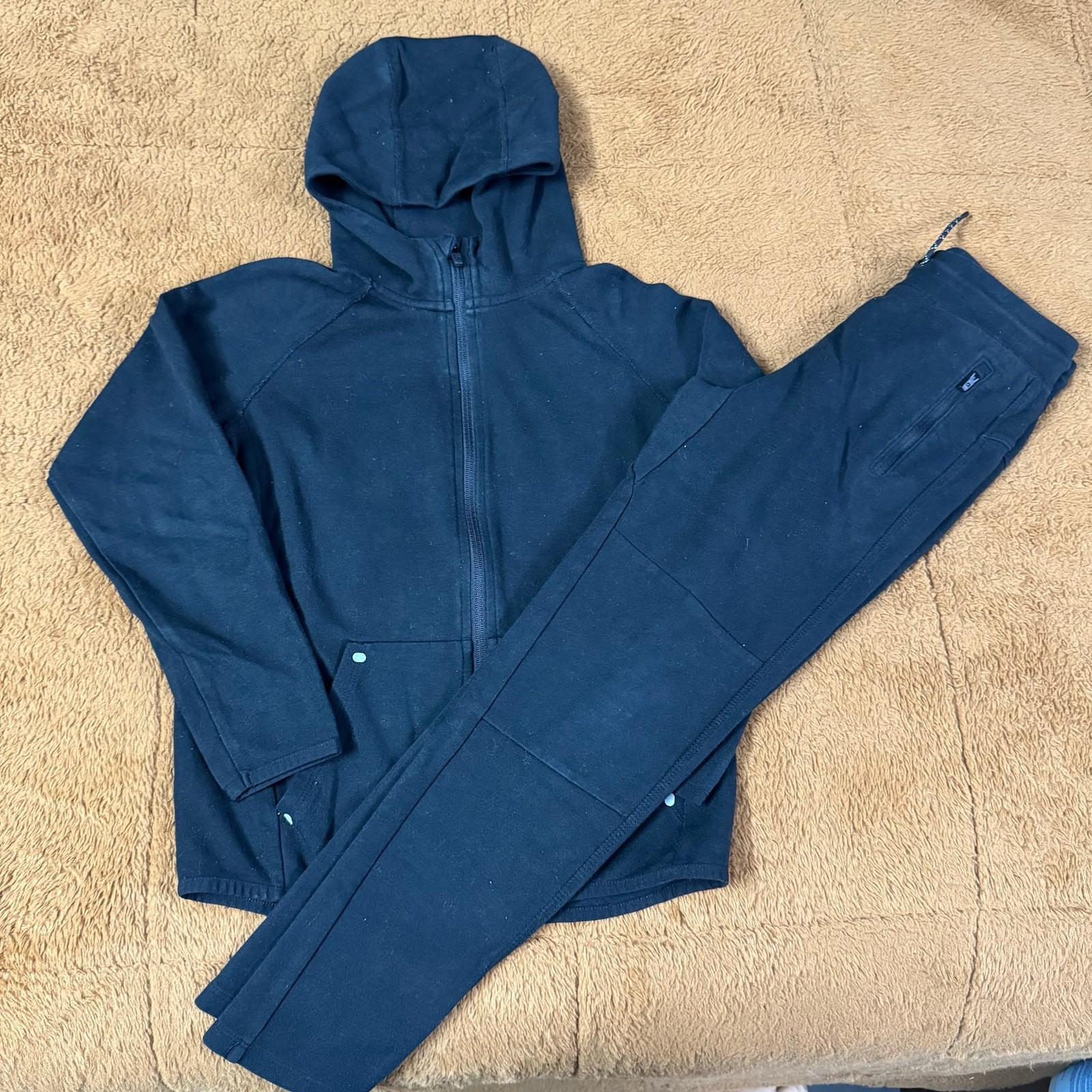 GapFit Boys Black Tech Fleece Tracksuit Set Hoodie Joggers Size Large 10