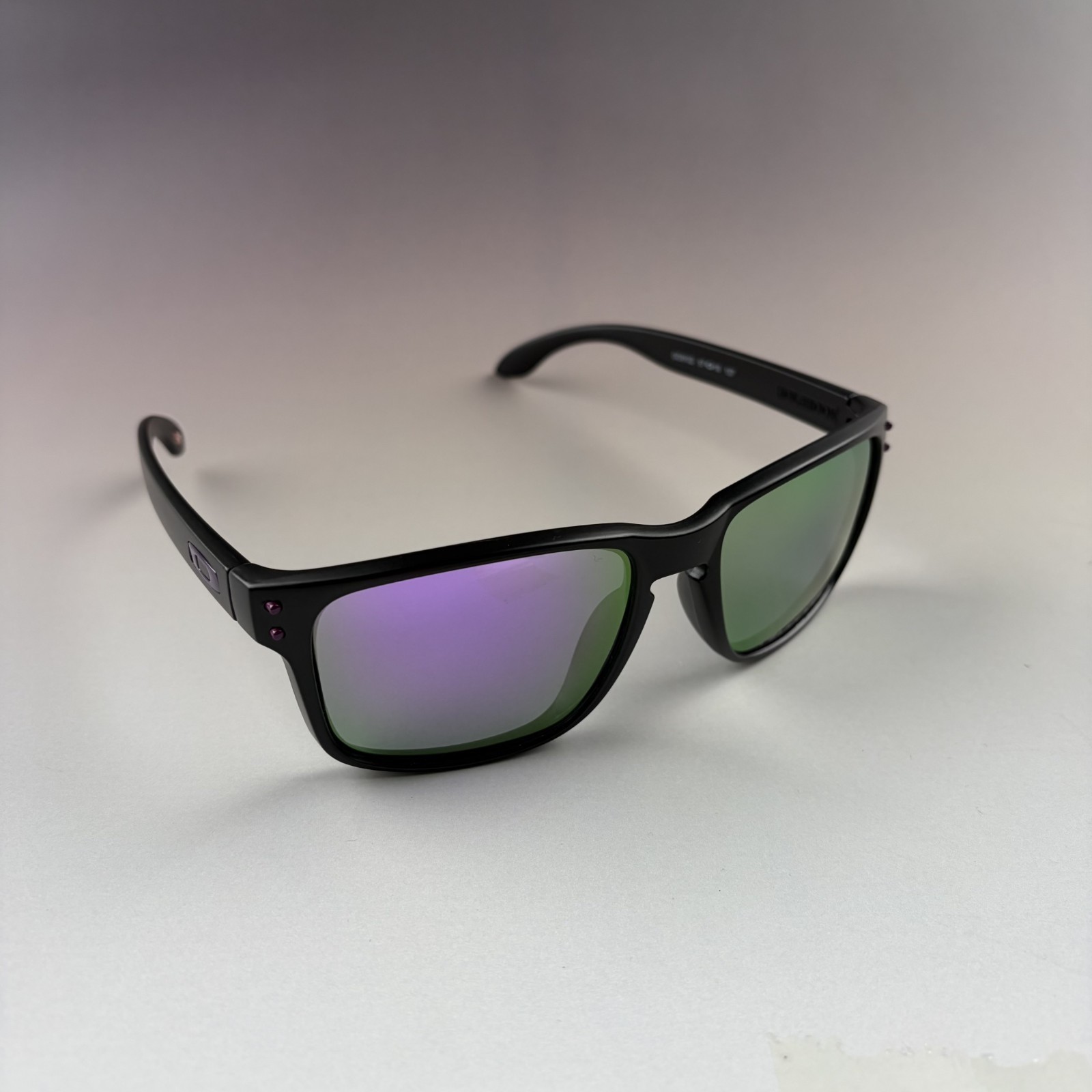 Oakley Holbrook Polarized Sunglasses – Black Smoke Frame, Purple Icon, UV400