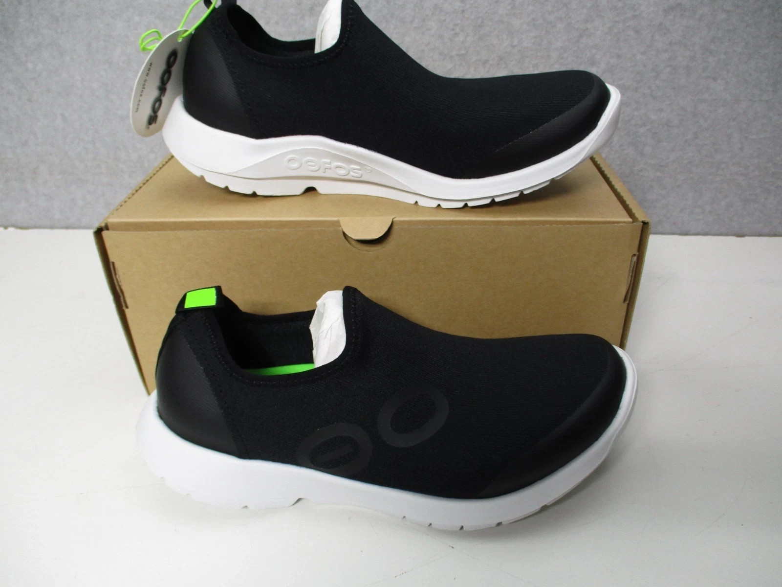 OOFOS OOMG SPORT LOW SLIP ON SNEAKERS NEW WOMEN’S MANY SIZES BLACK/WHITE
