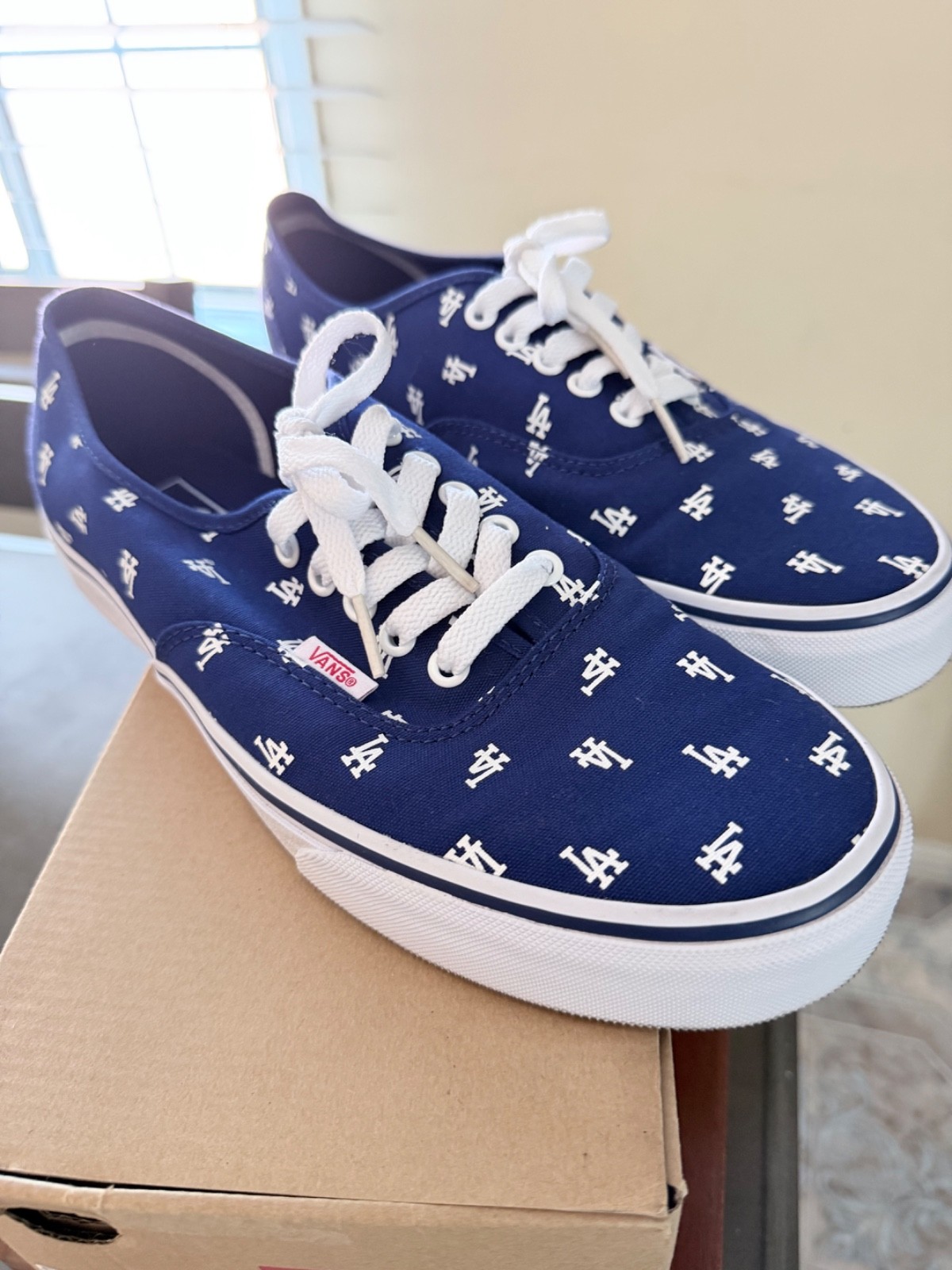 MLB LA Dodgers Vans Shoes Skater Men’s 9 Women’s 10.5