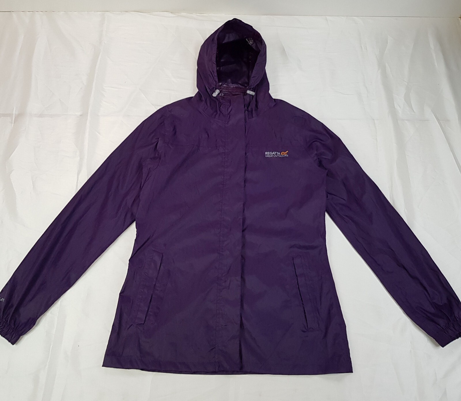 REGATTA SIZE 10UK M WOMENS PURPLE WATERPROOF LIGHTWEIGHT JACKET HOODED RAINCOAT