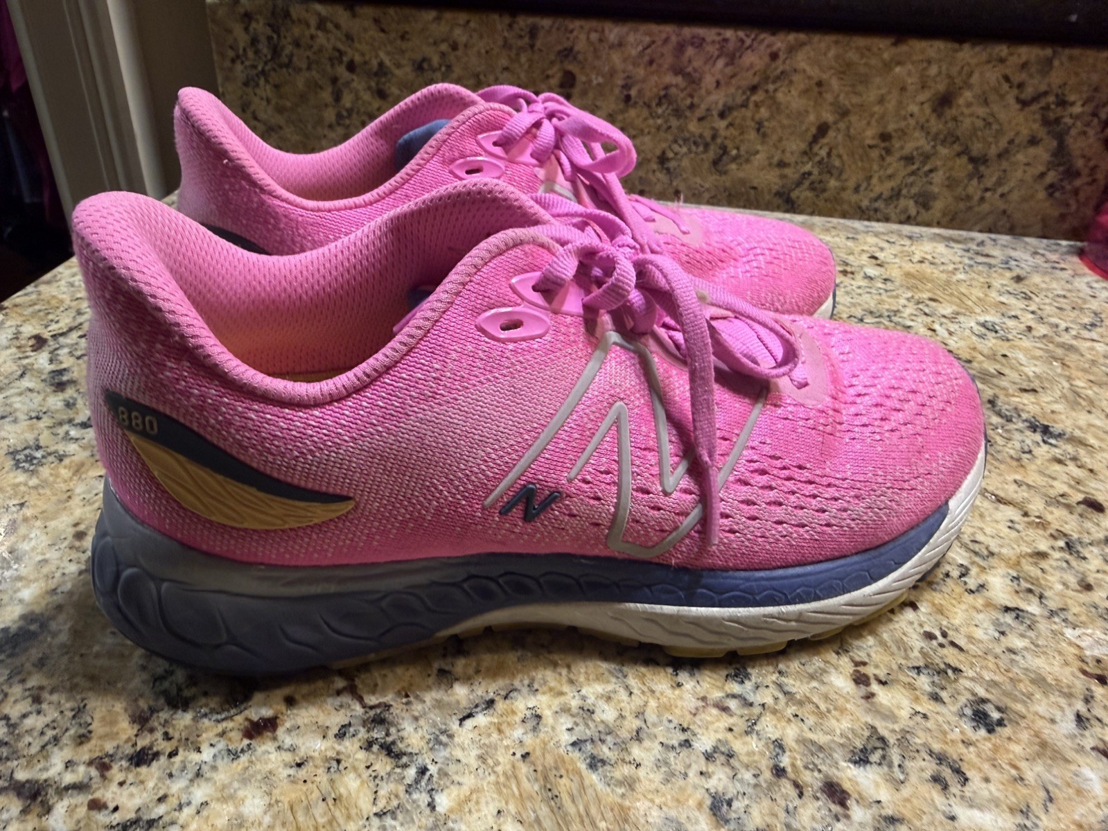 New Balance Fresh Foam 880 v12 Unisex women’s 7.5 Pink Running Shoes