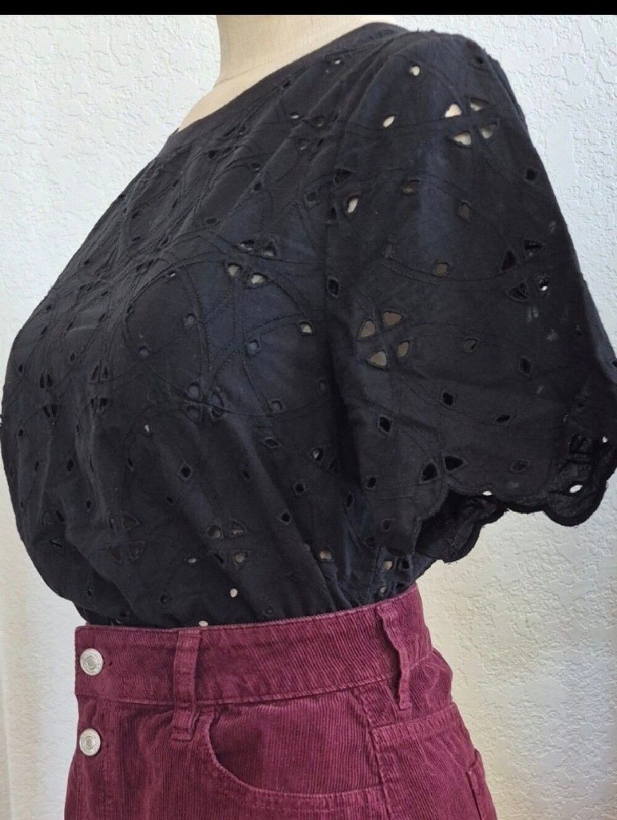 Who What Wear -Cut Out Design 100% Cotton Top Sz Medium