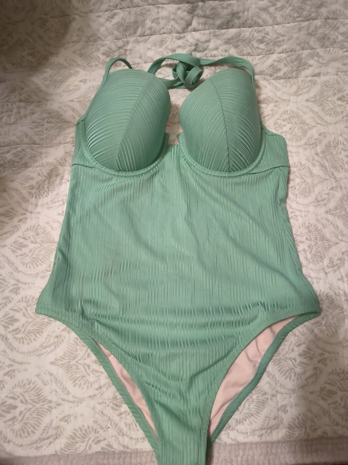 Shade & Shore Women’s Green Ribbed Underwire Halter One Piece 36DD
