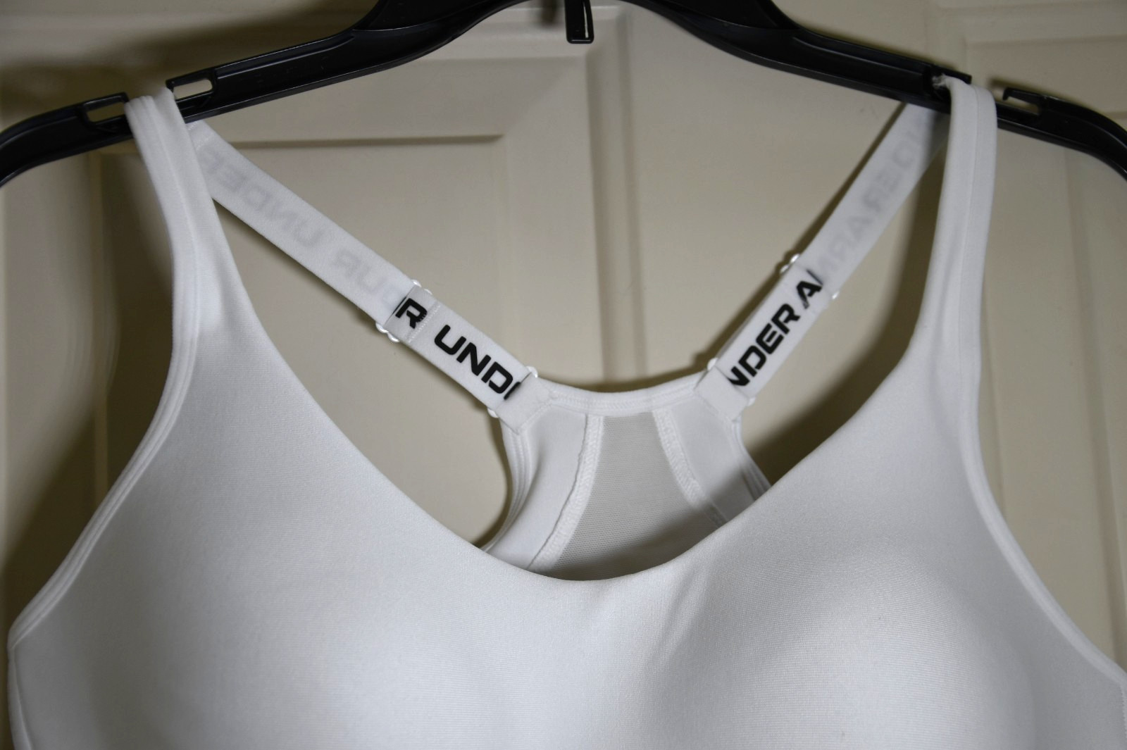 NWT Under Armour Infinity 2.0 Women’s Large Low Impact White Sports Bra 1384126