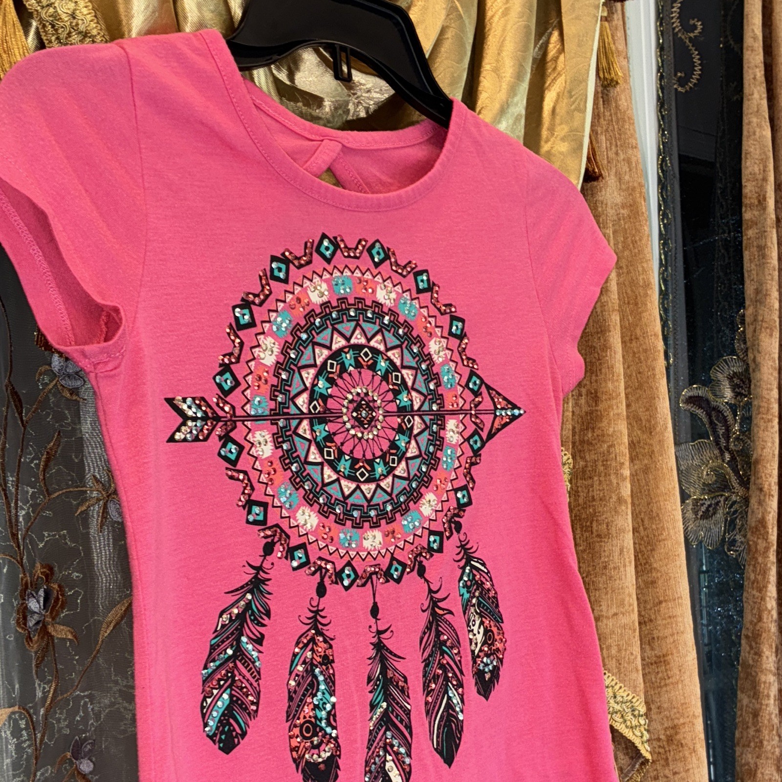 Beautees girls Pink Graphic Sequin Keyhole Neck Short Sleeve Tee L
