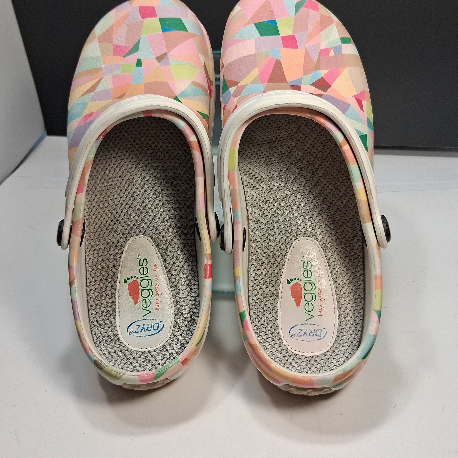 “Veggies” Croc Alternative Multi-color Padded Removable Insole Clogs Size 9
