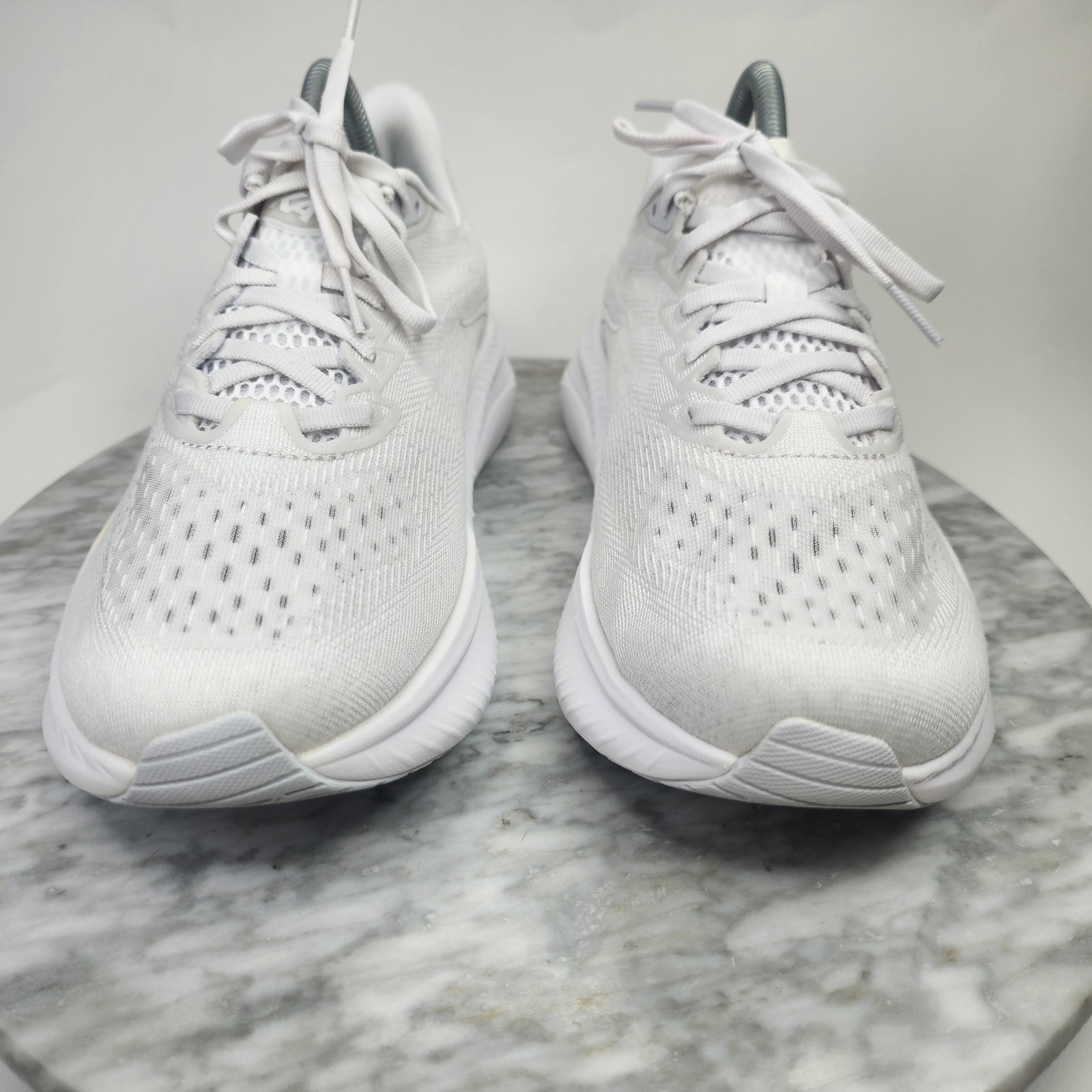 Hoka One One Mach 6 Triple White Running Shoe’s Women’s Size 8.5D 1147834WWH