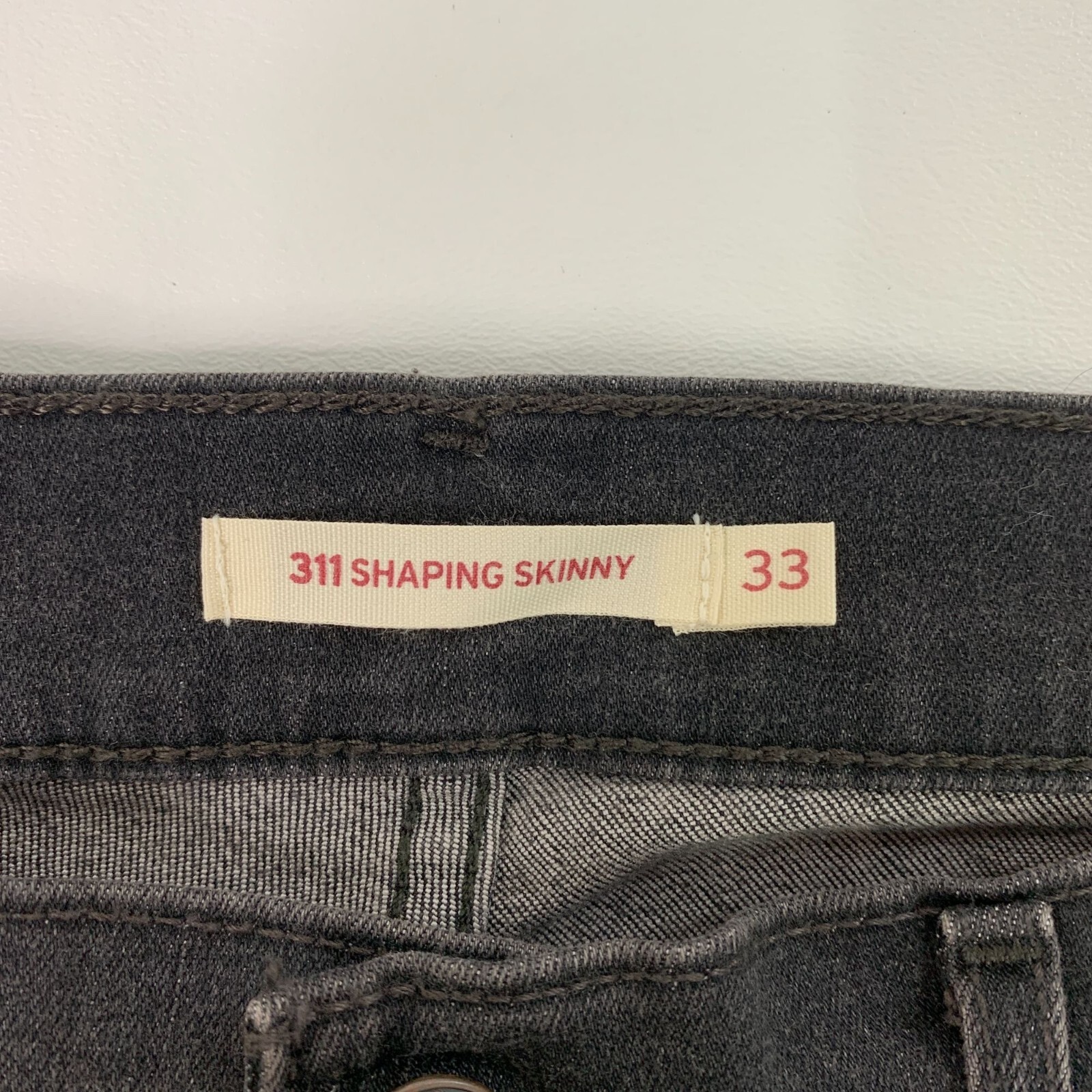 Levi’s Womens Jeans Size 16 Stretch Denim 311 Shaping Skinny Jeans Black W33 L30