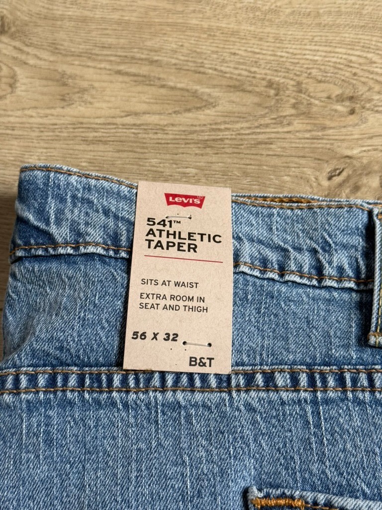 NWT Mens Levis 559 relaxed straight stretch jeans Big & Tall size 56×30 (55×28)