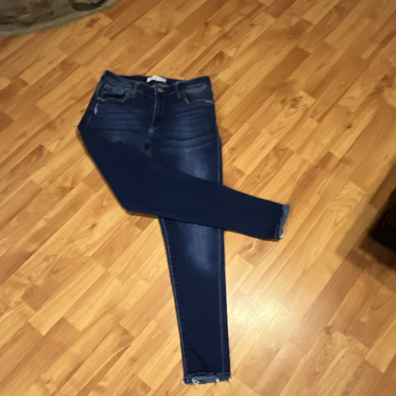 KanCan Womens Blue Dark Wash Denim Skinny Jeans Slim Fit Stretch 5-Pocket