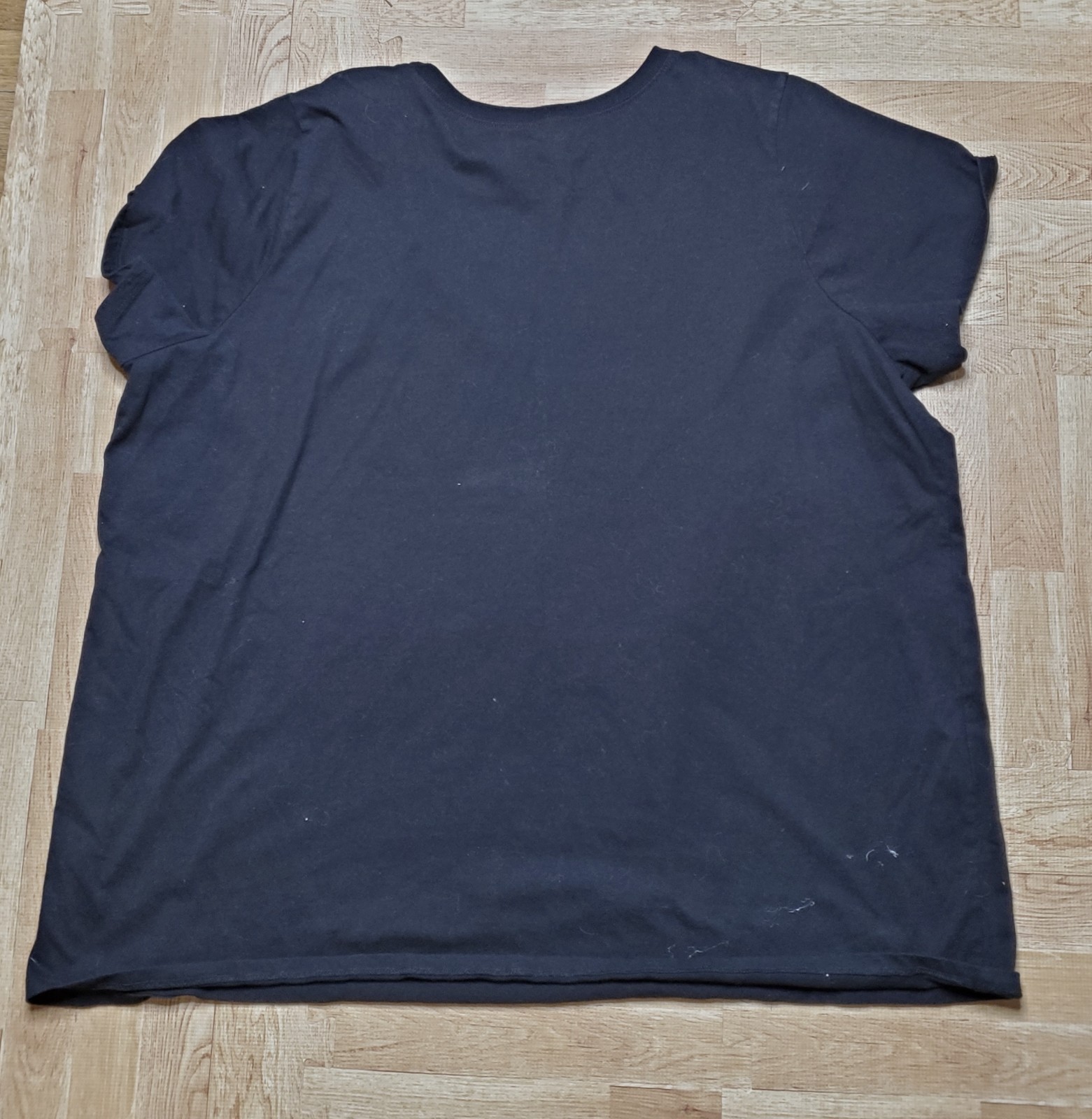 Queen Official Merch Tour ’75 Black TShirt Womens Size 4