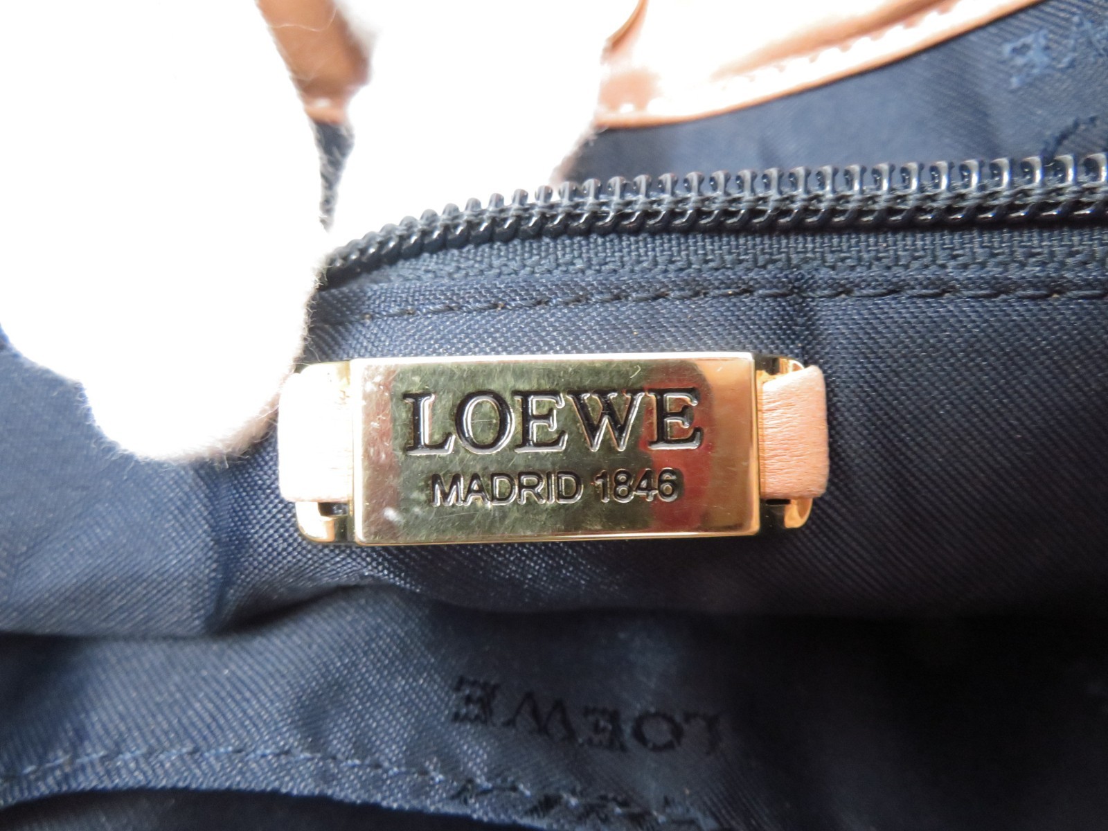 Authentic LOEWE Anagram Nappa Aire Lambskin Shoulder Bag S#50903