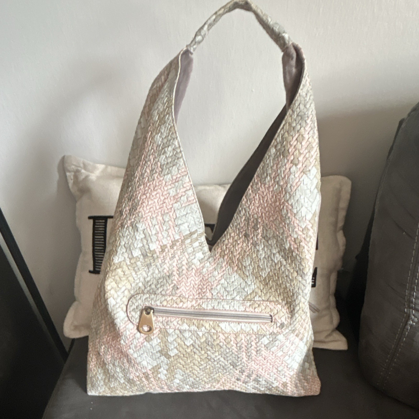 Woven Pattern Beige Pink Gray Hobo Shoulder Bag Tassel Accent Magnetic Zip