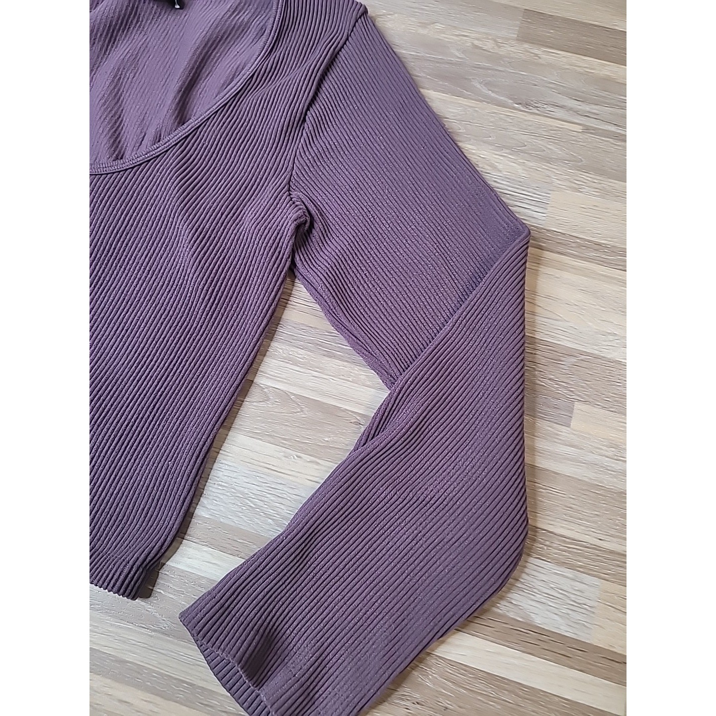 Zara Women’s Size Large Long Sleeve Crop Top Stretch Mauve Scoop Neck Ribbed
