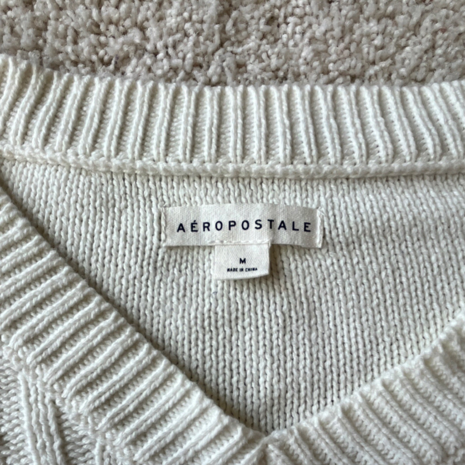 Aéropostale Cable-Knit Cropped Pullover Sweater Ivory V-Neck Long Sleeve M