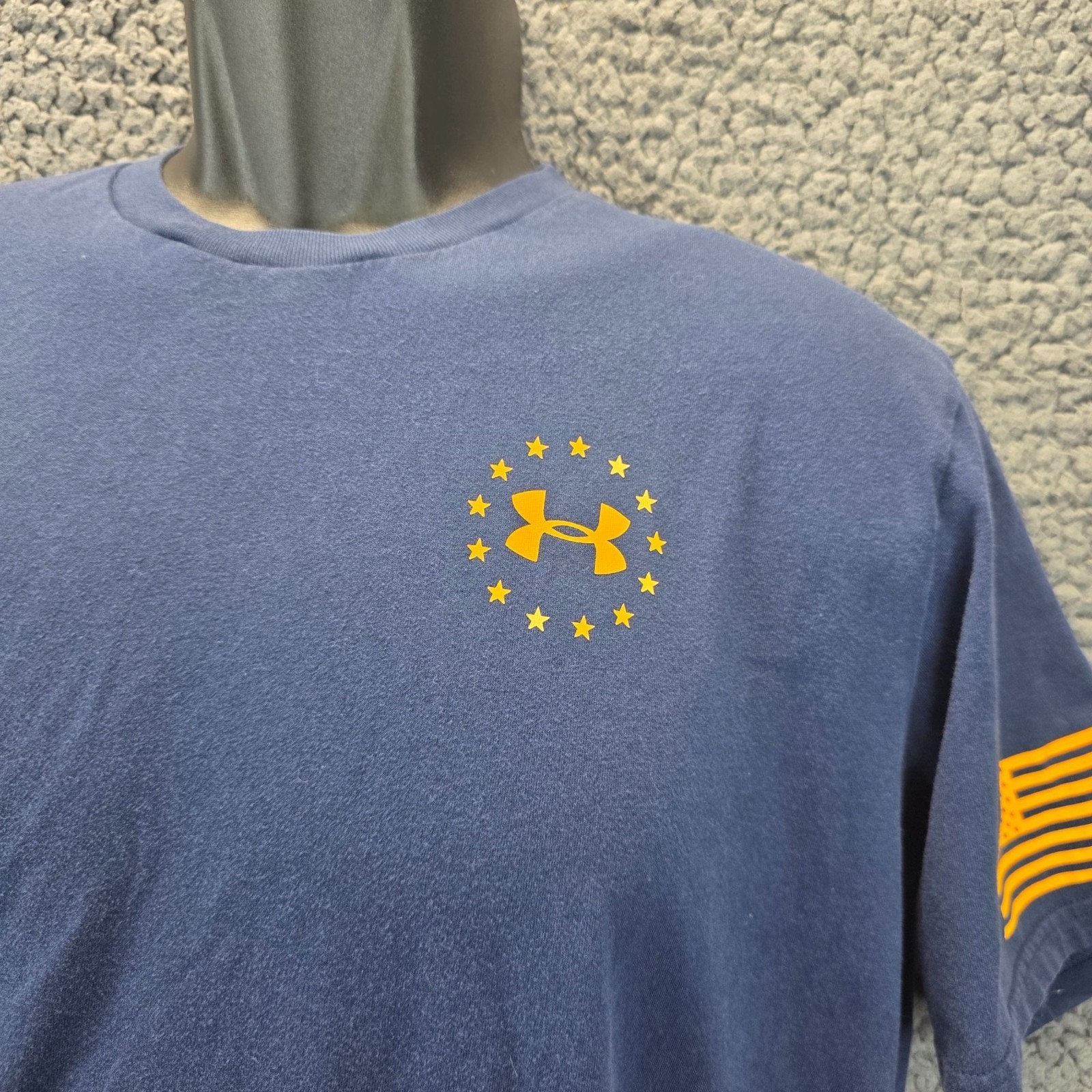 Under Armour Freedom Flag T-Shirt L Blue Heatgear Casual Athletic Outdoor Sporty
