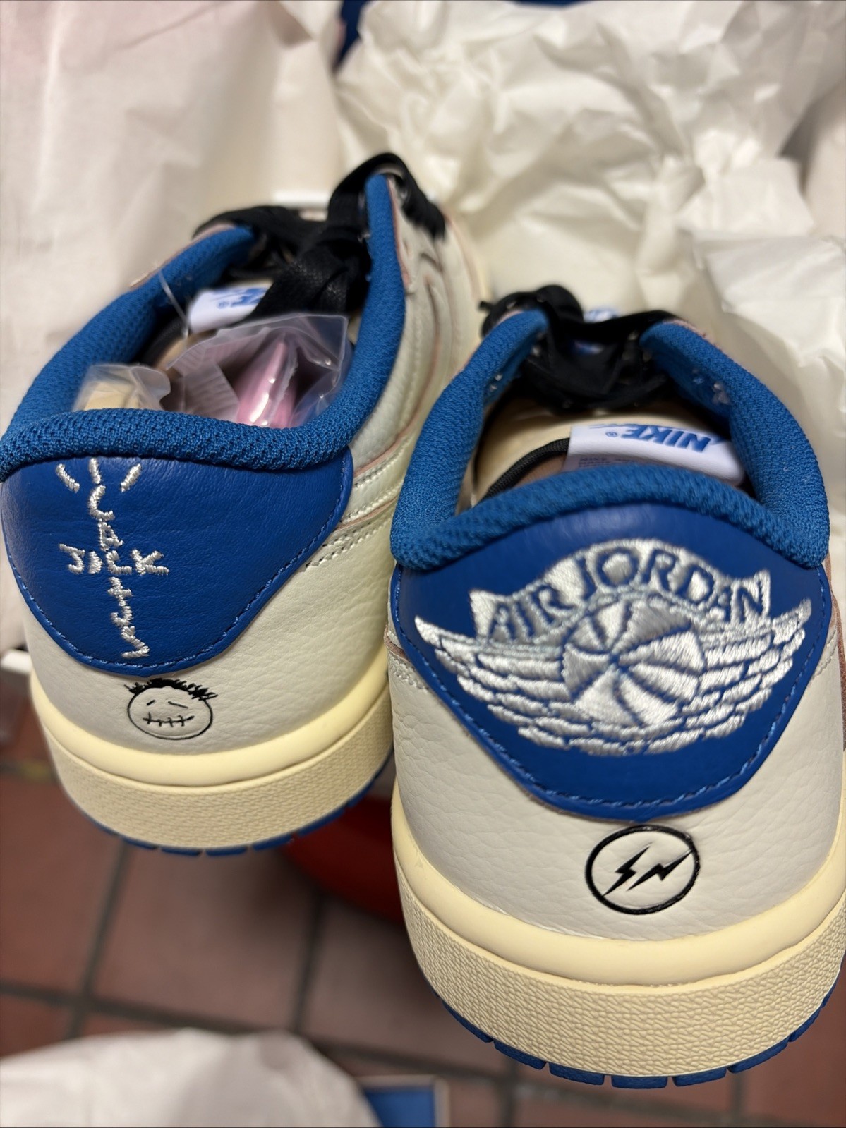 Size 8.5 – Fragment Design x Travis Scott x Air Jordan 1 Retro OG SP Low Sail…